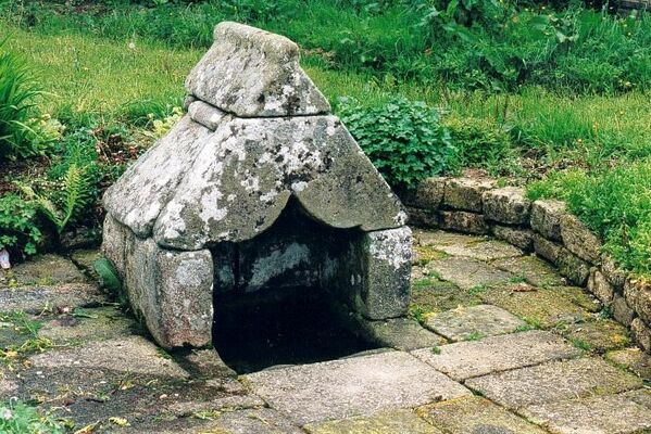 fontaine St-Guénolé - Langonnet - crédit photo OTPRM.jpg