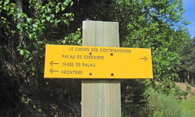 PR 24 Le chemin des Contrebandiers.jpg