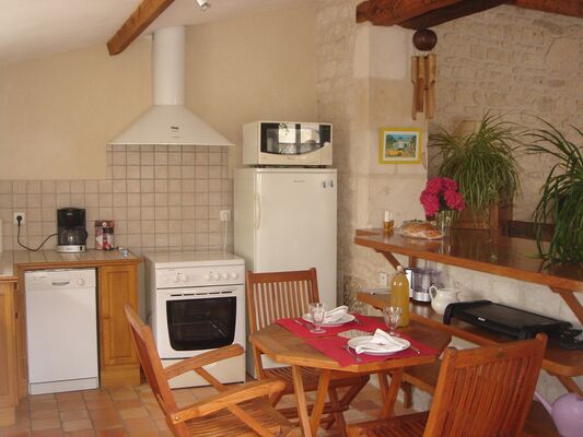 gite-la-forge-les-ecuries-du-chateau-nieul-sur-l-autise-85240- (4).jpg