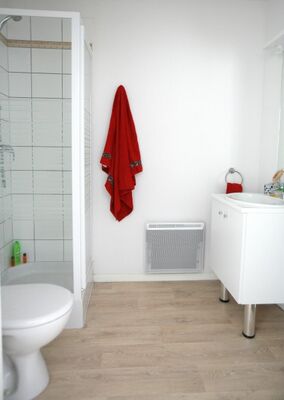 residence-etudiante-suitetudes-lucien-jonas-aulnoy-lez-valenciennes-studio-salle-de-bain.jpg