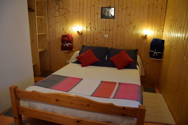 courlau-chambres-dhotes-le-gachignard-chambre1.jpg