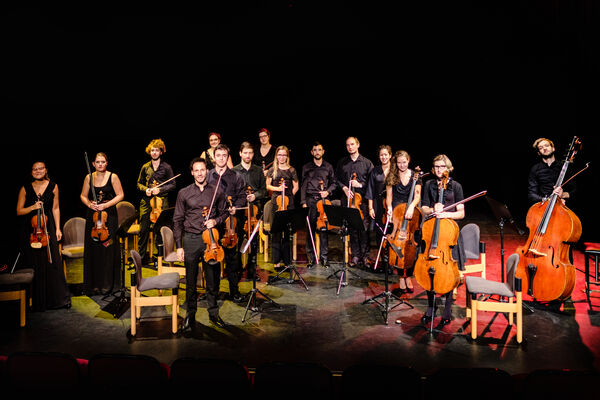 Ataneres Ensemble 1.jpg