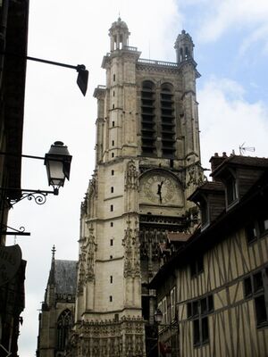 ext - Cathédrale © Kty CB.jpg