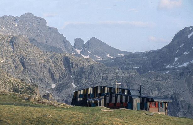 Refuge Rulhe montagne.jpg
