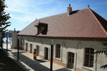 ext - cité du vitrail.jpg