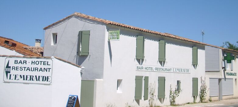 Façade Hôtel.JPG