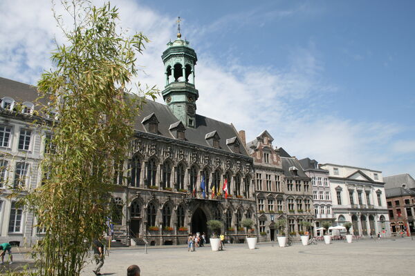 (c) OT Mons Hôtel de Ville .jpg