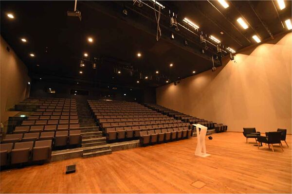 Carpeaux-cité-congrès.jpg