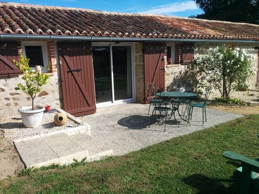 gîte-studio rustique-bressuire-facade.jpg
