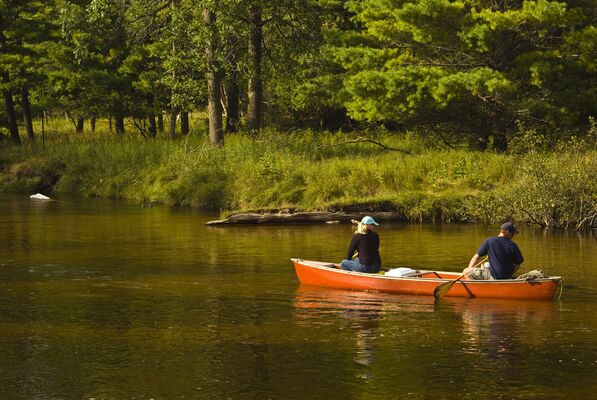 adventure-boat-canoe-couple-275636.jpg