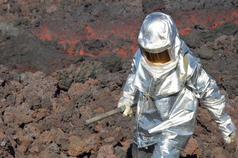 conférence scientifique la cité du volcan 2.jpg