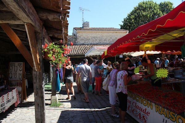 marche-de-la-flotte©SPL-Destination-Ile-de-Ré.jpg