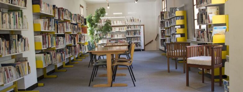 Bibliothèque Beaucaire.jpg