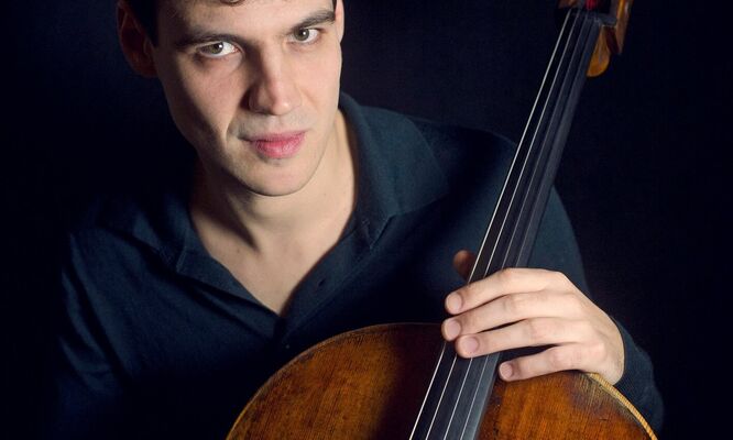 Victor-Julien-Laferrière_3-by-Jean-Baptiste-Millot-1416x850.jpg