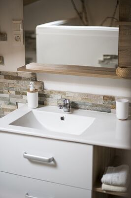 le-breuil-bernard-chambre-dhotes-le-duplex-lavabo.jpg