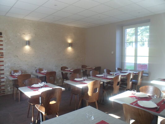 salle 1 Restaurant de la Gare Onzain.JPG