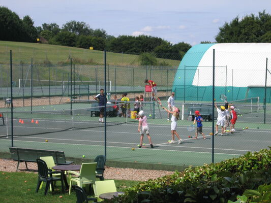 club_tennis_La_Roche_Posay.JPG