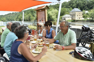 benatre-repas_D7C4606-300x200.jpg