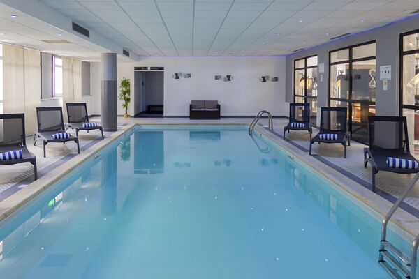 Hotel Mercure Piscine.jpg