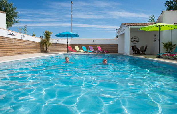 JERODEL - PISCINE (2).jpg