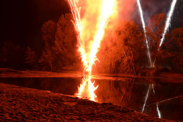 feu artifice La Bussière.JPG