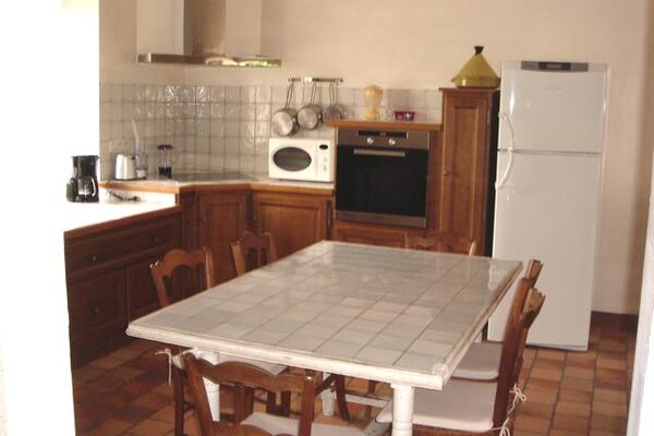 gite-la-sellerie-les-ecuries-du-chateau-nieul-sur-l-autise-85240- (7).jpg