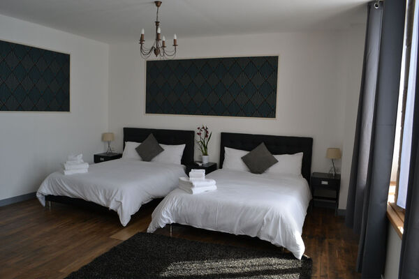 Room1-1.jpg
