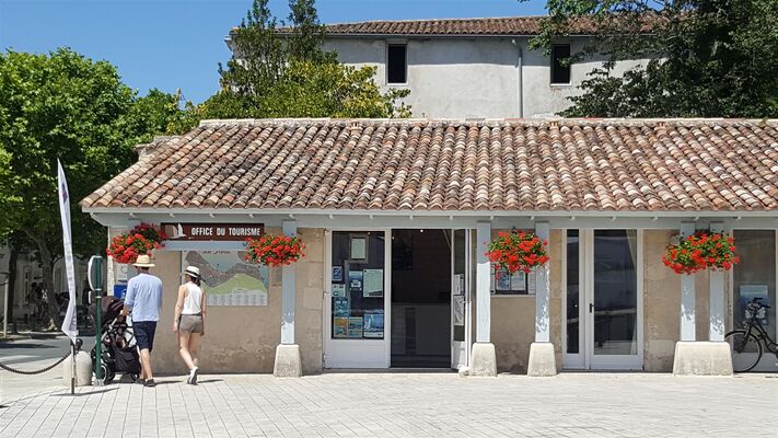 Bureau La Flotte ©Destnation Ile de Ré.jpg
