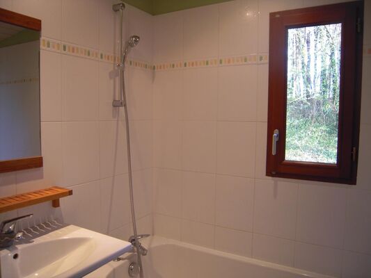 le-pin-les-roches-blanches-le-pavillon-sdb.jpg