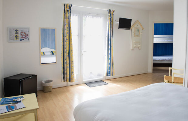 JERODEL - CHAMBRE FAMILLIALE (4).jpg