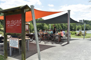 benatre-repas_D7C4639-300x200.jpg