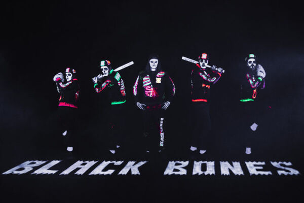 Black Bones 10 mars.jpg