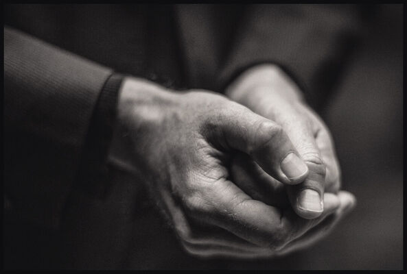 Moving-Hands-©-DR.jpg