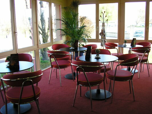 Self La Fontaine coin café.jpg