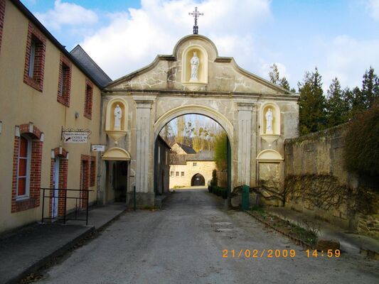 entrée de l'abbaye.JPG