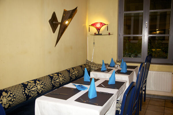 lapetitecouscoussière-table3-mons.jpg