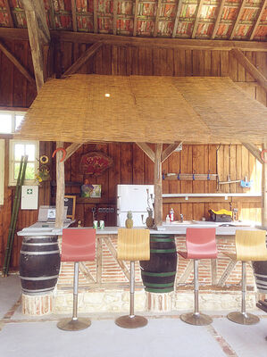 bar piscine.jpg