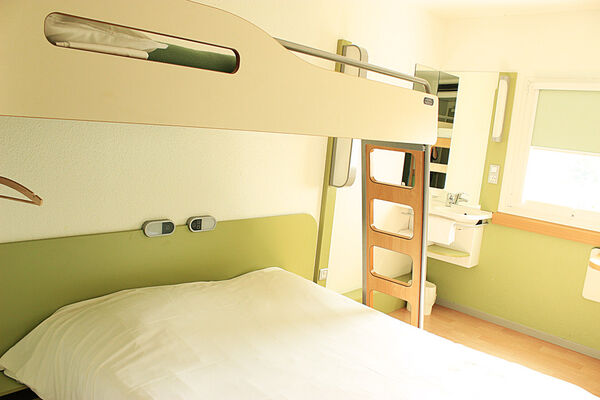 Hotel Ibis Thillois ©Clément Richez pour l'Office de Tourisme de l'Agglomération de Reims (1).jpg