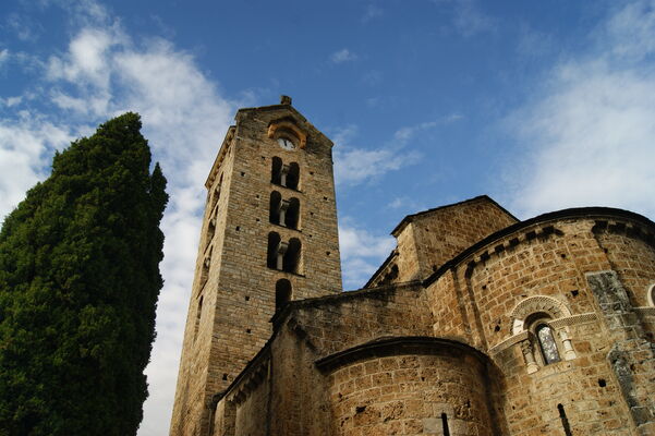 Eglise romane de Unac.jpg