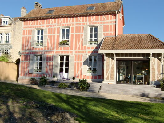 Façade 2015.JPG