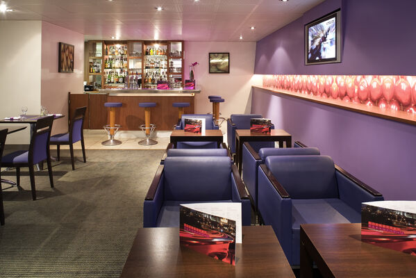 Valenciennes-Novotel-bar.jpg