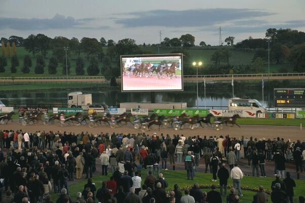 hippodrome_laval2.JPG