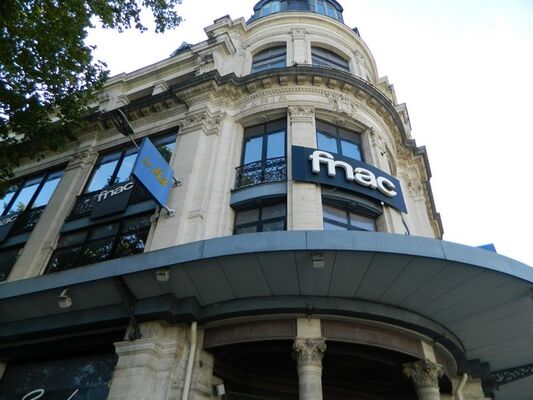 fnac.JPG