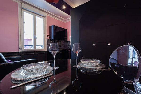 cabaret table vue fenetre.jpg
