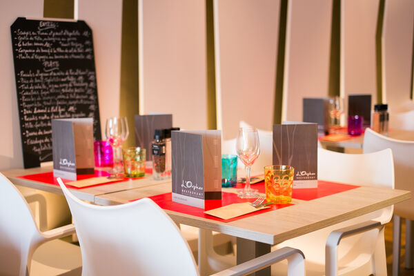 Orphéo-santarelli-tables.jpg