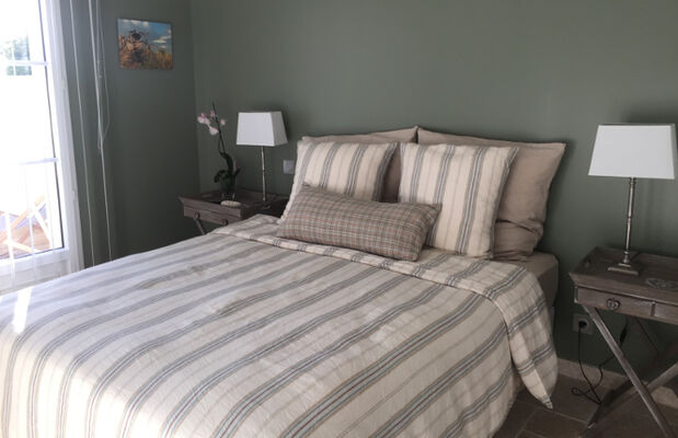 CHAMBRE KAKI (1).JPG