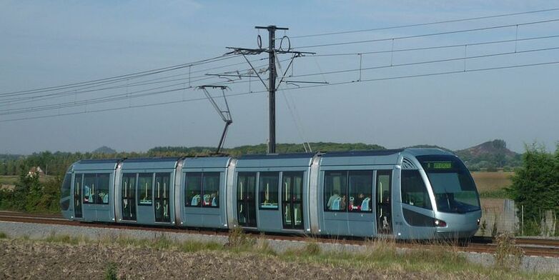 La_Grande traversée_en tramway_de_la_Compagnie_des mines d'Anzin_.jpg