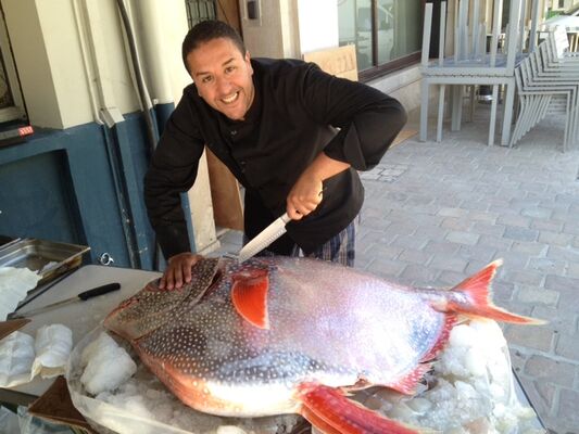Découpe de poisson devant Vous.JPG