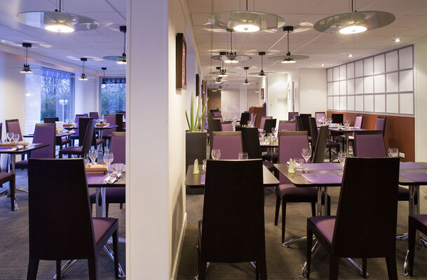 Valenciennes-Novotel-salle-de-restaurant.jpg