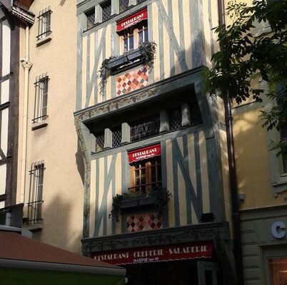 Façade place marché au pain.jpg